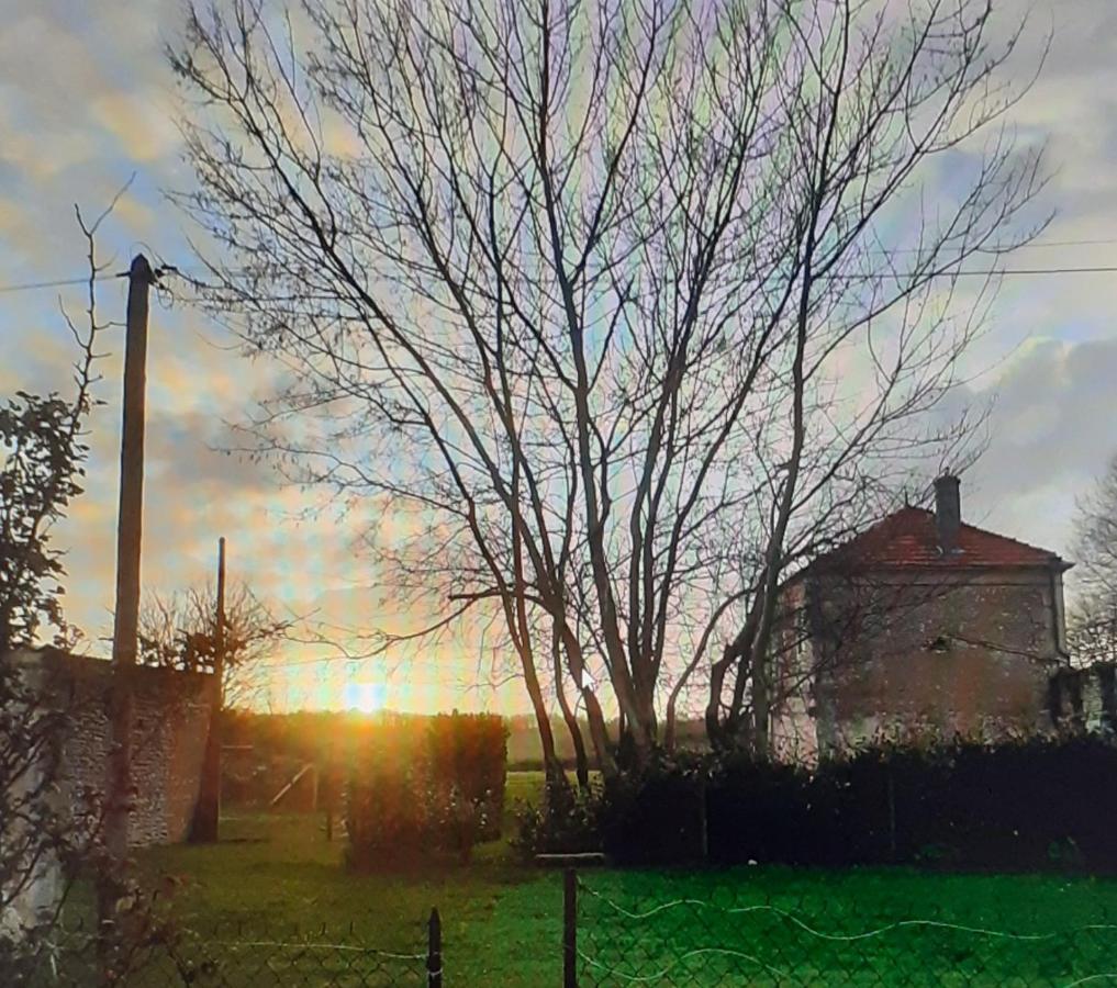 Arts & Passion Mirambeau (Charente-Maritime) Exterior foto