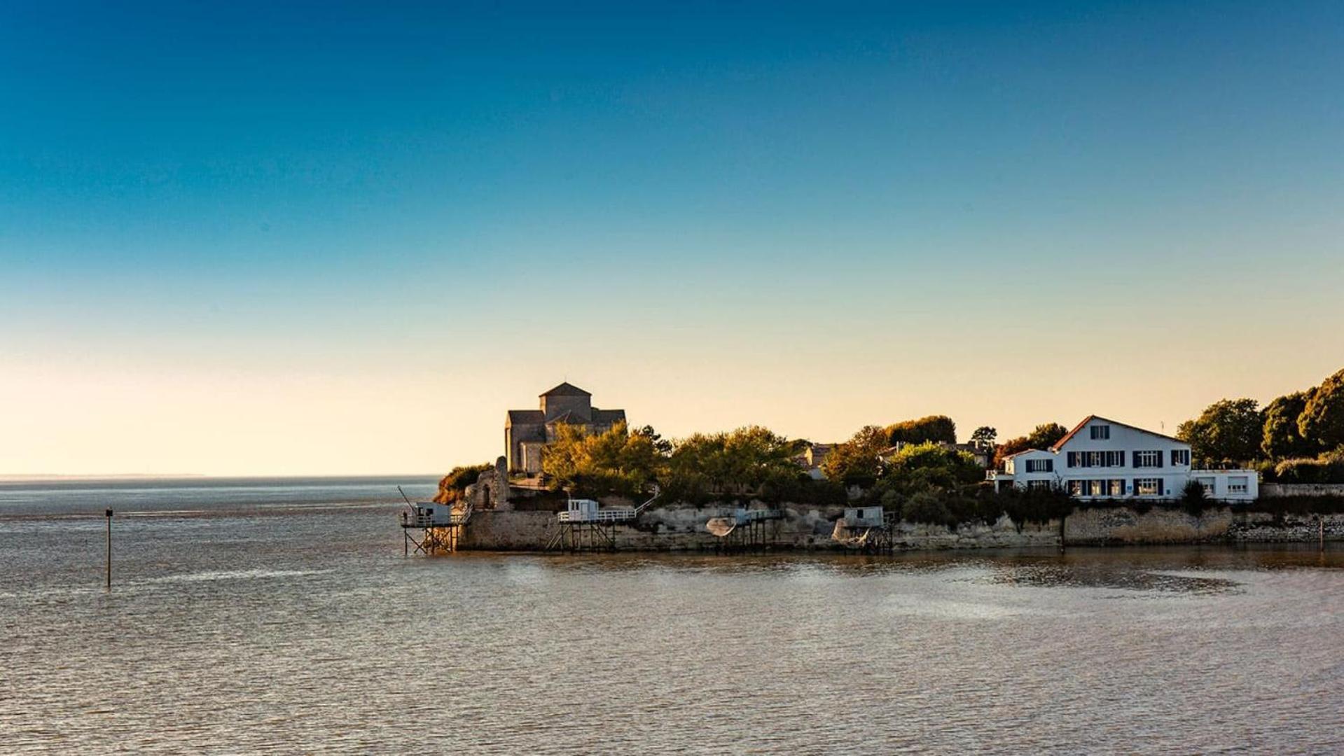 Arts & Passion Mirambeau (Charente-Maritime) Exterior foto